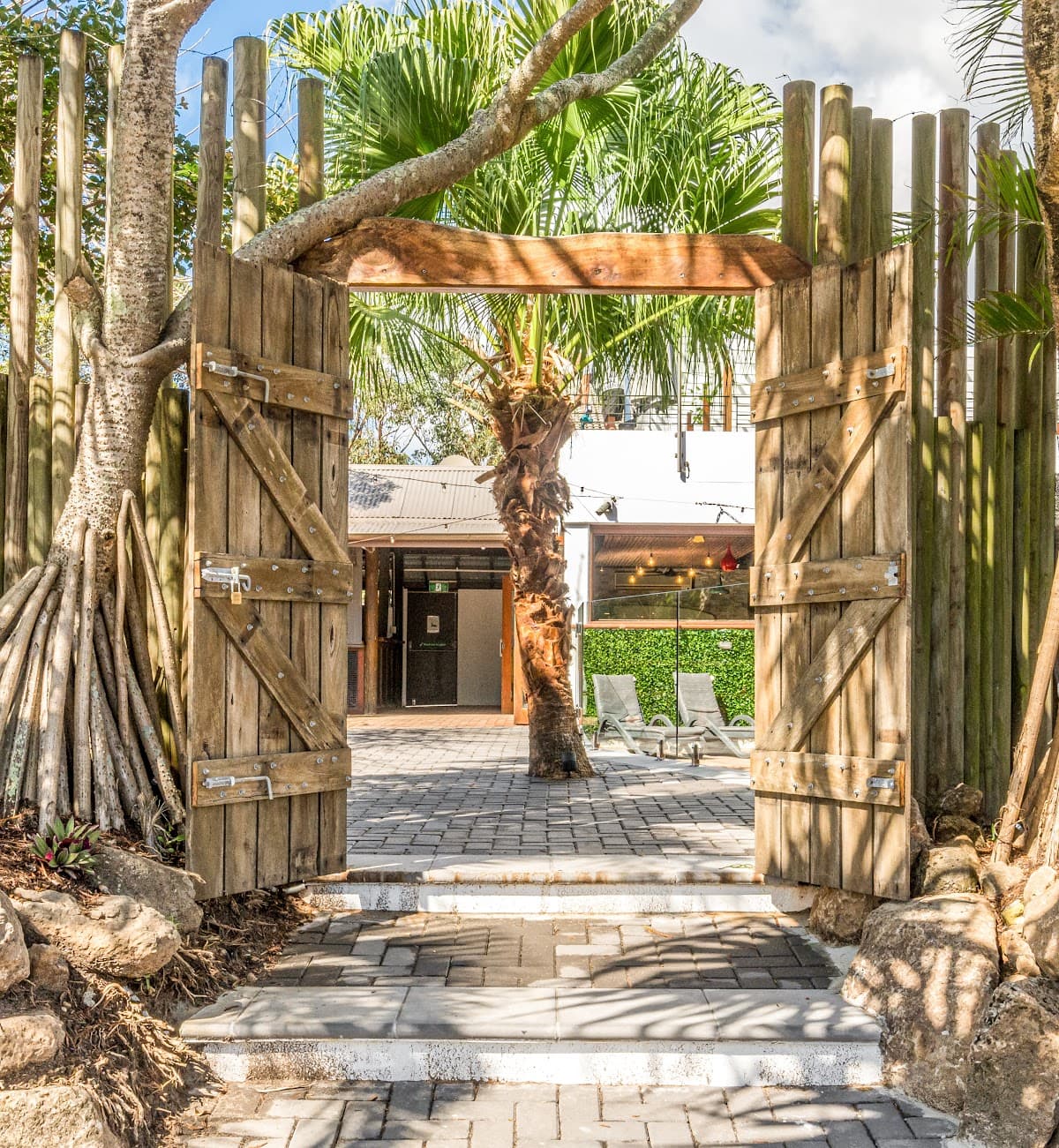 Aquarius Backpackers Resort