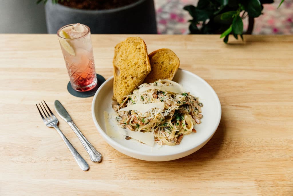 Burleigh Town Hotel photo 2