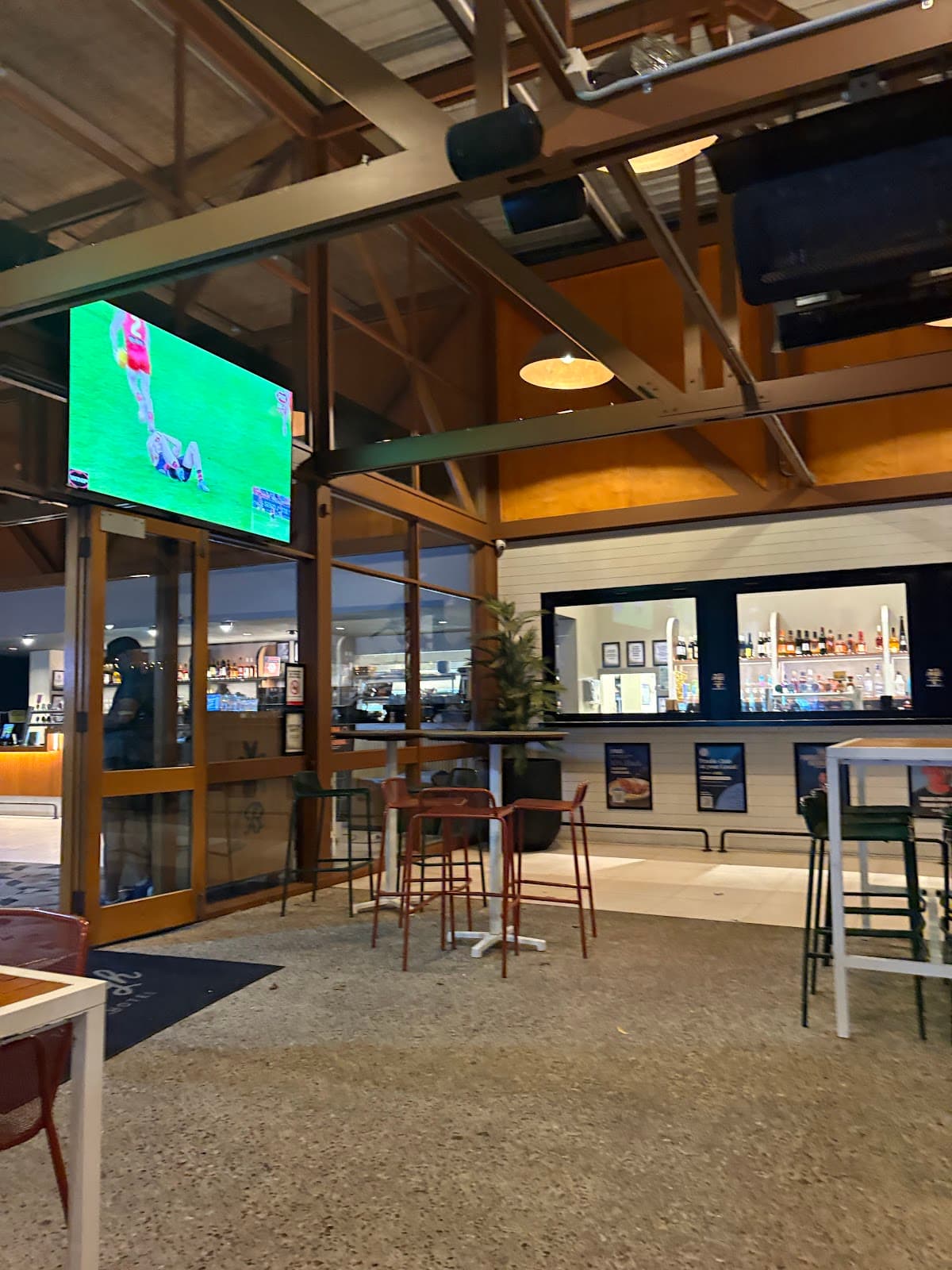 Burleigh Town Hotel photo 5