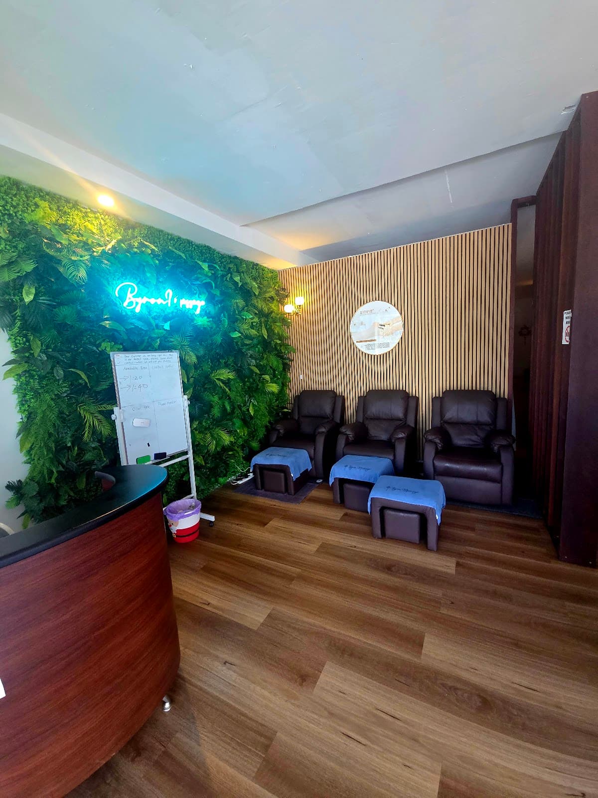 Byron Massage photo 2