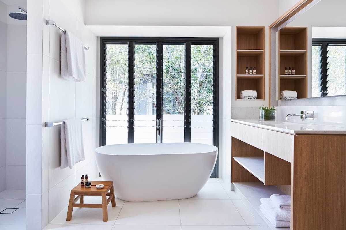 Elements of Byron photo 4